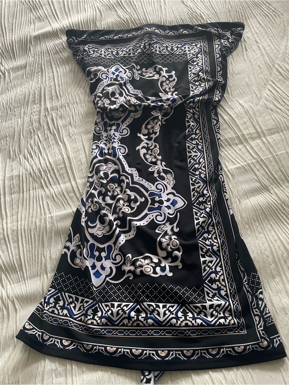 Source Unknown Black Strapless Dress with White & Navy Baroque Print
